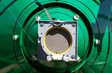 Silo discharge valve