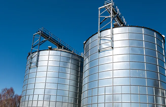 silos a paneles para la industria alimentaria