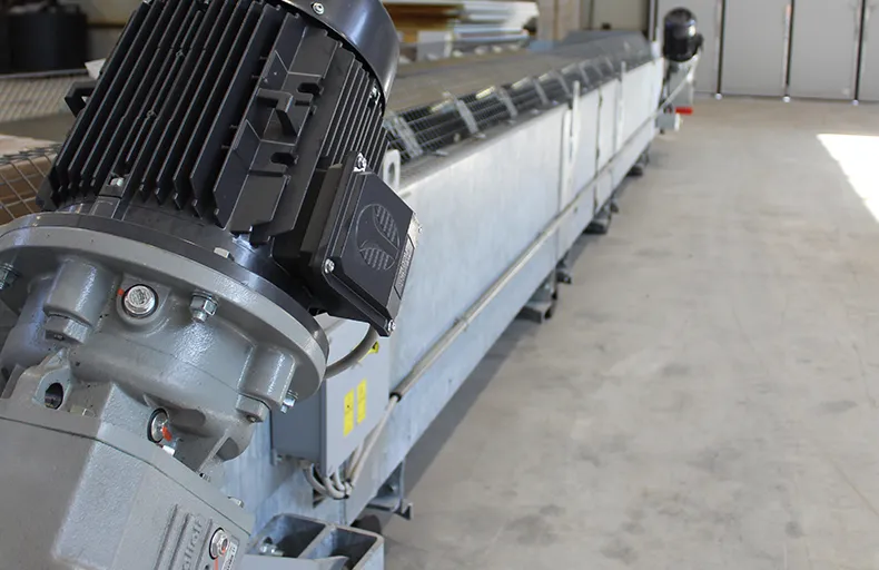 Shuttle conveyor belt