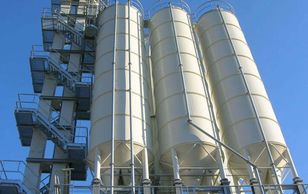 Silo-vertical monolithique