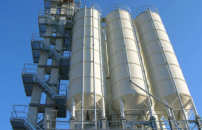 Silos Verticaux pour Ciment Poggi Spa