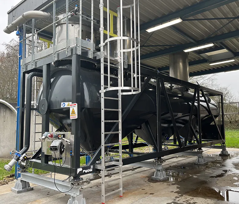 pneumatic silo for fertilizers
